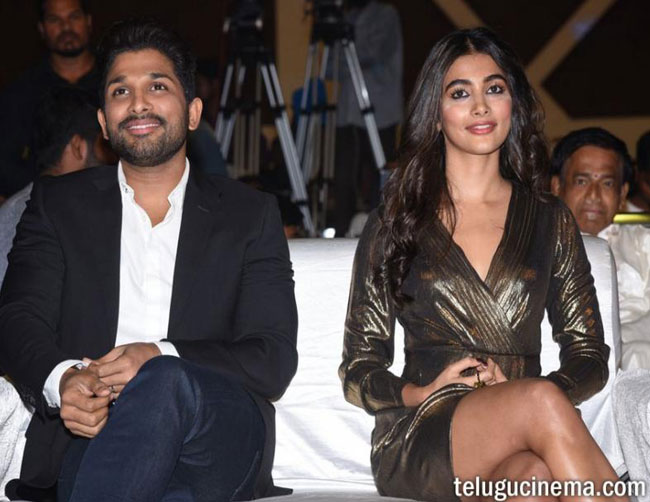 Allu Arjun and Pooja at DJ Thank You Meet