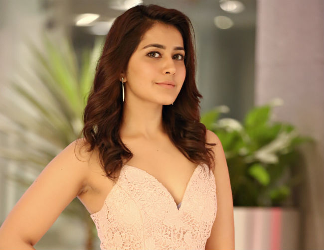 Raashi Khanna new look